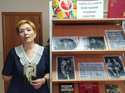 Война по памяти моей чеканит грозовым набатом