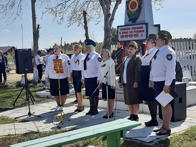 Памяти павших будем достойны!