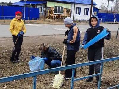 Весна. Пора прибирать свои территории.