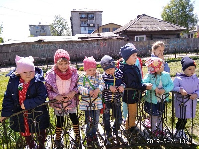 Солнышко, солнышко выгляни в окошко.